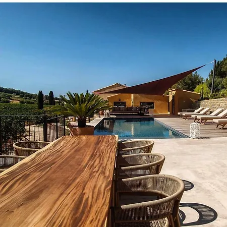 Cote Vignes Bed & Breakfast